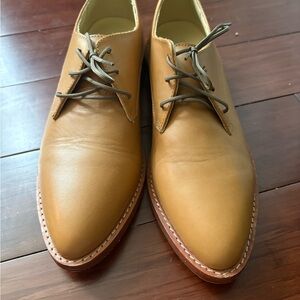 Women’s Tan Leather Oxford Shoes